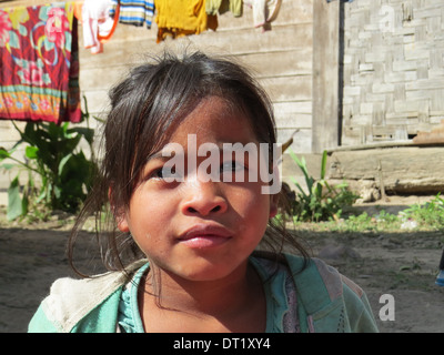 LAOS Girl dans le nord du village. Photo Tony Gale Banque D'Images