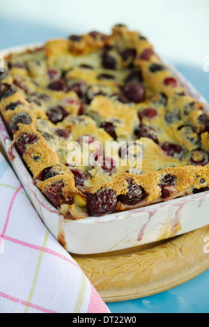 Clafoutis aux cerises simple Banque D'Images