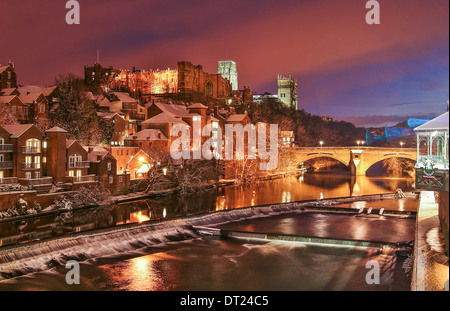 Une magnifique scène en montrant le château de Durham, la cathédrale et la rivière Wear - Durham, England, UK Banque D'Images