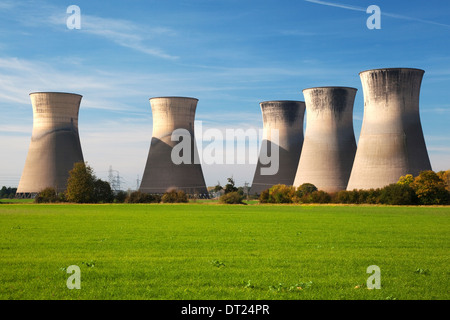 De- commandé Willington Power Station Tours de refroidissement Willington ,Derbyshire.Angleterre Banque D'Images