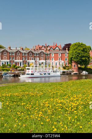 Lady Diana Tourboat sur la rivière Dee, Chester, Cheshire, Angleterre, RU Banque D'Images