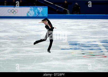 Sochi, Russie. Feb 6, 2014. Evgeny Plytushchenko, Russie, a terminé deuxième au cours de l'équipe masculine de patinage artistique Programme court à l'Iceberg, Palais de patinage aux Jeux Olympiques d'hiver de 2014 à Sotchi. Crédit : Paul Kitagaki Jr./ZUMAPRESS.com/Alamy Live News Banque D'Images