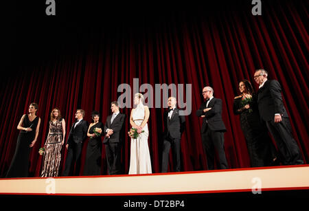 Berlin, Allemagne. Feb 6, 2014. Les membres du Jury International d'assister à l'ouverture de la Berlinale, à Berlin, Allemagne, le 6 février 2014. Le 64e Festival International du Film de Berlin a donné le coup d'ici jeudi. Credit : Zhang Fan/Xinhua/Alamy Live News Banque D'Images