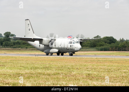 Armée de l'air italienne Alenia C-27J Spartan d'avion de transport militaire de l'Union Jack Flag après l'atterrissage à la 2013 RIAT Banque D'Images