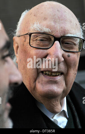 Barcelone, Espagne. 6e février 2014. Andrea Camilleri assiste à la conférence de presse avant de recevoir l'IX Pepe Carvalho prix, au Palau de 100 de la Municipalité de Barcelone, décerné par l'BCNegra durant la semaine du roman noir à Barcelone. 60214. Credit : fototext/Alamy Live News Banque D'Images