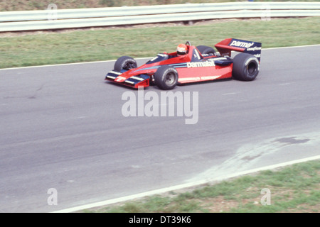 Niki Lauda dans la Brabham Alfa Romeo BT46 au cours de la British GP 1978 approchant Druides Bend à Brands Hatch Banque D'Images