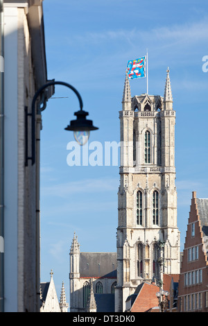 Tour de la Cathédrale Saint-Bavon à Gand, Belgique. Banque D'Images