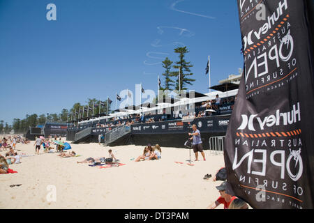 Sydney, Australie. 8 février 2014. La première journée de l'Open d'Australie de Surf Hurley à l'emblématique Sydney Manly Beach Crédit : martin berry/Alamy Live News Banque D'Images