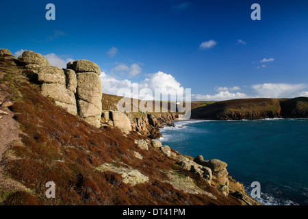 Land's End ; en regardant vers Nanjizal, Cornwall, UK Banque D'Images