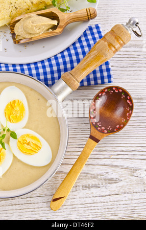 Oeufs à la moutarde Banque D'Images