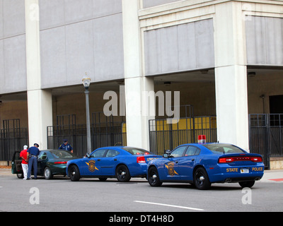 Michigan State Police à l'arrestation d'un automobiliste à Detroit, Michigan, USA Banque D'Images