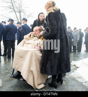 Preitenegg (Autriche). Le 08 février, 2014. Le frère de Carl Schell Schell assiste aux funérailles de l'acteur Maximilian Schell le Swiss-Austrian dans sa ville natale Preitenegg, Autriche, 08 février 2014. Maximilian Schell est mort à 83 ans après une opération le 01 février 2014. Photo : Marc Mueller/dpa/Alamy Live News Banque D'Images