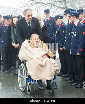 Preitenegg (Autriche). Le 08 février, 2014. Le frère de Carl Schell Schell assiste aux funérailles de l'acteur Maximilian Schell le Swiss-Austrian dans sa ville natale Preitenegg, Autriche, 08 février 2014. Maximilian Schell est mort à 83 ans après une opération le 01 février 2014. Photo : Marc Mueller/dpa/Alamy Live News Banque D'Images