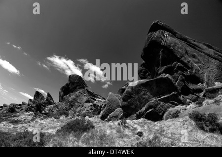 Vue d'été sur les formations rocheuses des roches, Ramshaw Staffordshire, Angleterre, RU Banque D'Images