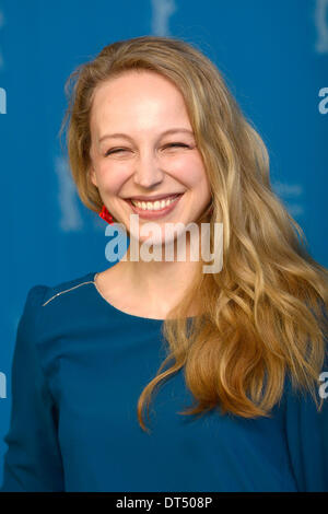 Berlin, Allemagne. Le 08 février, 2014. Petra Schmidt-Schaller durant la 'Stereo' photocall lors de la 64e Festival International du Film de Berlin Berlinale 2014 / le 08 février 2014 à Berlin, Allemagne. Photo : afp/Alamy Live News Banque D'Images