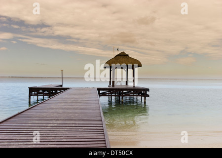 Une scène de plage le Morne Brabant, l'Ile Maurice. Banque D'Images