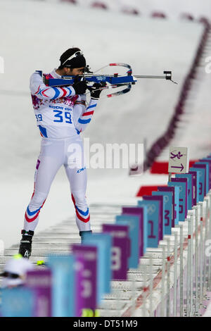 Sotchi, Krasnodar, Russie. Feb 8, 2014. . Martin Fourcade (FRA) au cours de la prise de vue le biathlon masculin 10km Sprint au ski de fond Laura &AMP ; Centre de biathlon - XXII jeux olympiques d'hiver Banque D'Images