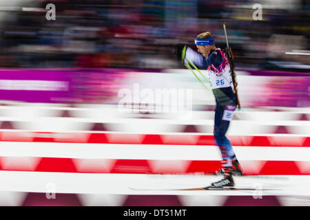 Sotchi, Krasnodar, Russie. Feb 8, 2014. . Lowell BAILEY (USA) en action pendant la Biathlon hommes 10km Sprint au ski de fond Laura &AMP ; Centre de biathlon - XXII jeux olympiques d'hiver Banque D'Images