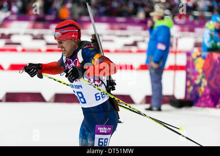 Sotchi, Krasnodar, Russie. Feb 8, 2014. . Evgeniy GARANICHEV (RUS) en action pendant la Biathlon hommes 10km Sprint au ski de fond Laura &AMP ; Centre de biathlon - XXII jeux olympiques d'hiver Banque D'Images