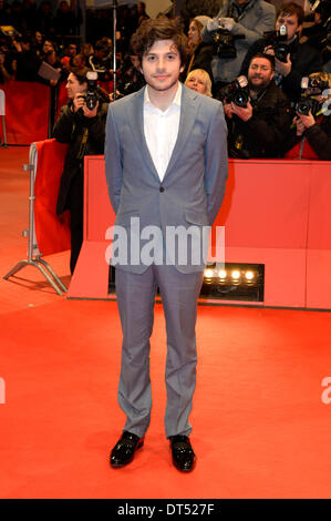 Berlin, Allemagne. Feb 8, 2014. Dimitri Leonidas participant à la 'Les Monuments Men' première mondiale au 64ème Festival International du Film de Berlin Berlinale 2014 / le 8 février 2014 à Berlin, Allemagne. Photo : afp/Alamy Live News Banque D'Images