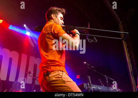 Detroit, Michigan, USA. Feb 8, 2014. Atrist pop américain NICK NOONAN, de la bande d'effectuer sur leur PulsesTour KARMIN à Saint Andrews Hall à Detroit, MI Février 2014 : 8e crédit Marc Nader/ZUMA/ZUMAPRESS.com/Alamy fil Live News Banque D'Images