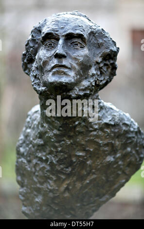 Un buste de Felix Mendelssohn Bartholdy de Leipzig, Allemagne, 03 février 2014. Le musée de la maison de Mendelssohn ouvre juste à temps pour le 205e anniversaire de compositeurs après dix mois de travaux de rénovation. La zone d'exposition du meuseum a été prolongé pour le coût de 1,5 million d'euros. Photo : JAN WOITAS/dpa Banque D'Images