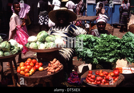 Marché des fruits et légumes à Freetown Sierra Leone 1993 Banque D'Images