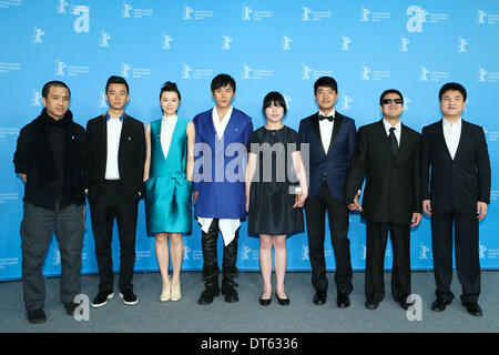 Berlin, Allemagne. 10 fév, 2014. Réalisateur Lou Ye et l'acteur Huang Xuan, actrice Huang Qin Hao Lu, acteur, actrice Zhang Lei, acteur Guo Xiaodong, Mu Huaipeng et Wang Zhihua (de G à D) posent pour des photos lors d'un photocall pour promouvoir le film 'Blind' Massage lors de la 64e Berlinale Festival International du Film de Berlin, Allemagne, le 10 février, 2014. Massage "aveugles" est l'un des trois films chinois en lice pour les prix dans le programme du concours. Credit : Zhang Fan/Xinhua/Alamy Live News Banque D'Images