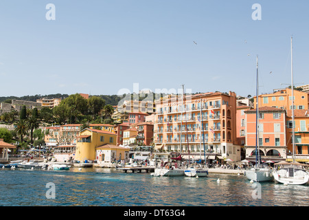 Bateaux dans un port à Villefranch France en Méditerranée Banque D'Images