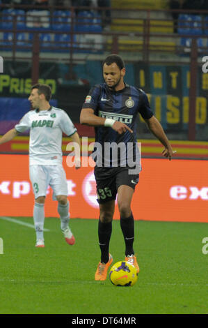 MIlan, Italie. 09Th Feb 2014. Rolando de l'Internazionale FC en action au cours de la Serie A italienne de football match Ligue entre Inter Milan et Sassuolo à San Siro à Milan : Action Crédit Plus Sport/Alamy Live News Banque D'Images