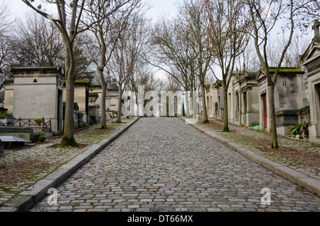 Vue sur le Père Lachaise, le plus grand cimetière de Paris, France. Banque D'Images