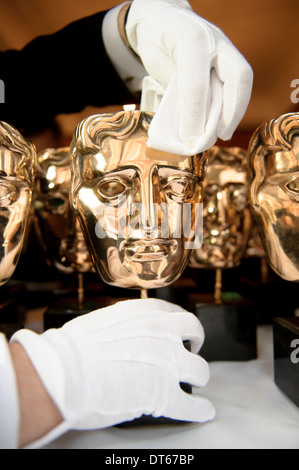 Les derniers préparatifs sont faits à BAFTA avant le 2014 British Academy of Film and Television Arts. Banque D'Images