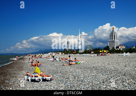 Tour de l'alphabet géorgien, l'hôtel Sheraton et tour d'horizon de l'Université sur la côte de la mer Noire, Batumi, Géorgie - 19 août 2013 Banque D'Images