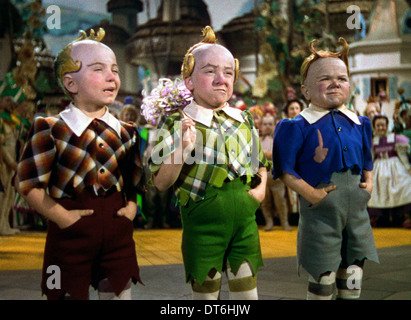 Les MUNCHKINS Wizard of Oz (1939) Banque D'Images