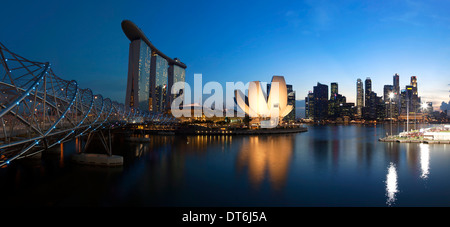 L'Hôtel Sands, le Musée ArtScience et l'Helix Bridge, Singapour Banque D'Images