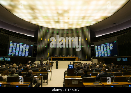 Les députés en séance plénière de la Chambre des députés au Congrès National (Parlement) du Brésil à Brasilia, Brésil. Banque D'Images