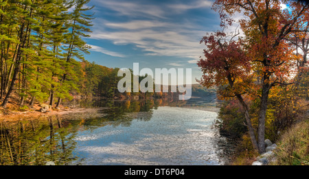 L'automne à Harriman State Park, État de New York par le lac Banque D'Images