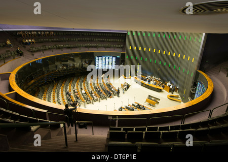 Les députés en séance plénière de la Chambre des députés au Congrès National (Parlement) du Brésil à Brasilia, Brésil. Banque D'Images