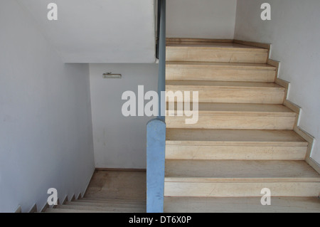 Escalier avec marches en marbre. Résumé des détails architecturaux. Banque D'Images