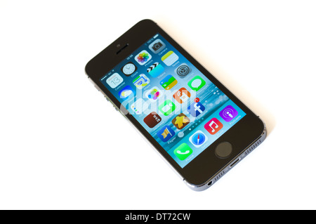 Apple iPhone 5s smart phone conçu par Jonathan Ive, comprend la reconnaissance des empreintes digitales pour déverrouiller Banque D'Images