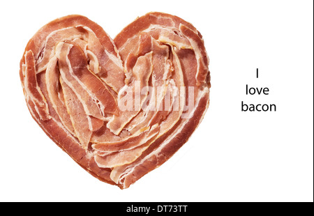 Bacon cru coeur isolé sur fond blanc Banque D'Images