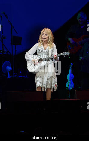 Dolly Parton effectuant à Melbourne, le 11 février 2014. Banque D'Images