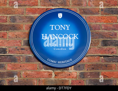 Blue plaque dédiée à Tony Hancock sur le mur de l'ex-Thames Television studios, Teddington, Middlesex. London UK Banque D'Images