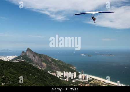 Vol en parapente à Pedra Bonita, Rio de Janeiro Banque D'Images