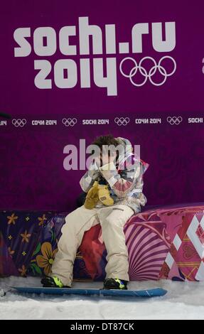 Sochi, Russie. Feb 11, 2014. GREGORY BRETZ, des USA, tient la tête après être tombé sur son deuxième run et de finition à la 12e place. Diego. © Sean M. Haffey/U-T San Diego/ZUMAPRESS.com/Alamy Live News Banque D'Images