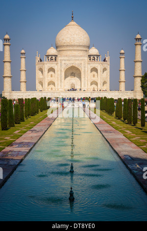 Le Taj Mahal est un mausolée de marbre blanc situé à Agra, Uttar Pradesh, Inde Banque D'Images