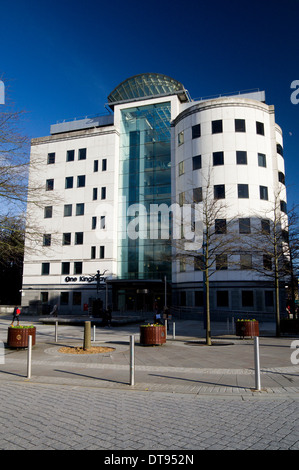 Pas d'un immeuble de bureaux, le Kingsway Kingsway, Cardiff, Pays de Galles. Banque D'Images