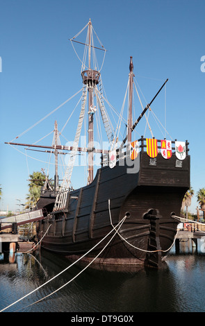 Vue de la poupe du navire Santa Maria replica dans le Quai des caravelles, Huelva, Andalousie, espagne. Banque D'Images