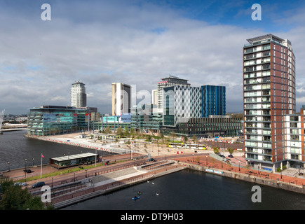 Salford Quays Media City complexe sur l'ancienne zone portuaire de Salford à Manchester Banque D'Images