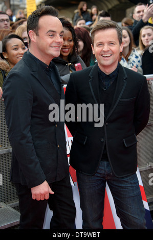 Ant McPartlin et Declan Donnelly arrivent pour le Britain's Got Talent des auditions à Londres à l'Hammersmith Apollo de Londres. Banque D'Images